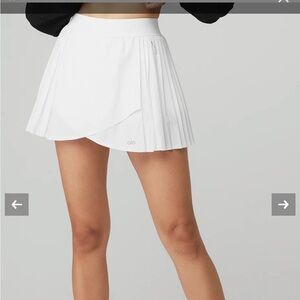 ALO Yoga Women's Mini Skirt in White